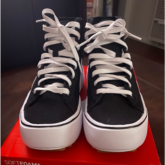 Puma - Picture 1 of 4